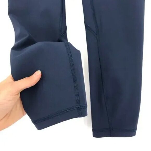 Lululemon Time To‎ Sweat Crop *23" True Navy size 6 - Picture 9 of 11